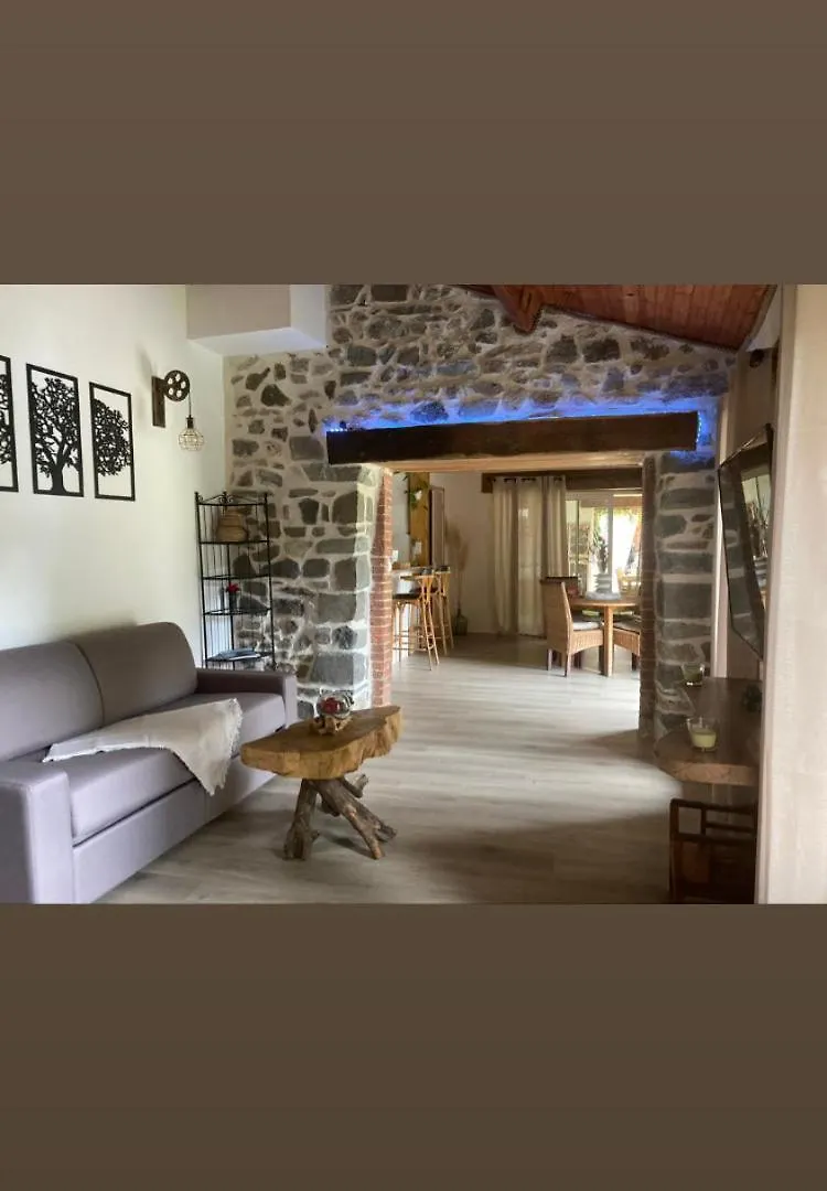 Guest house Cottage River & Spa Saint-Ilpize France